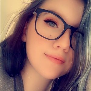 Meet your Posher, Lea